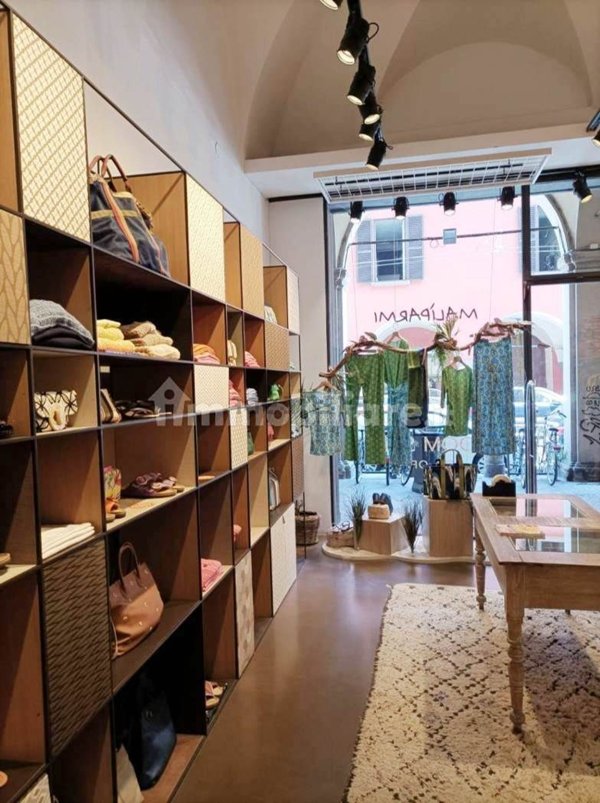 negozio in affitto a Bologna in zona Centro Storico