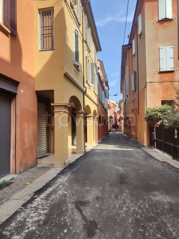 casa semindipendente in affitto a Bologna in zona Santo Stefano