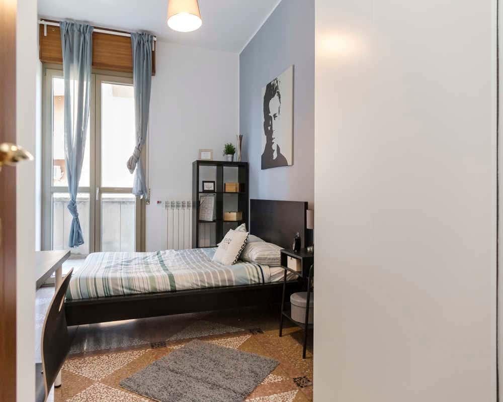 negozio in affitto a Bologna in zona Saragozza