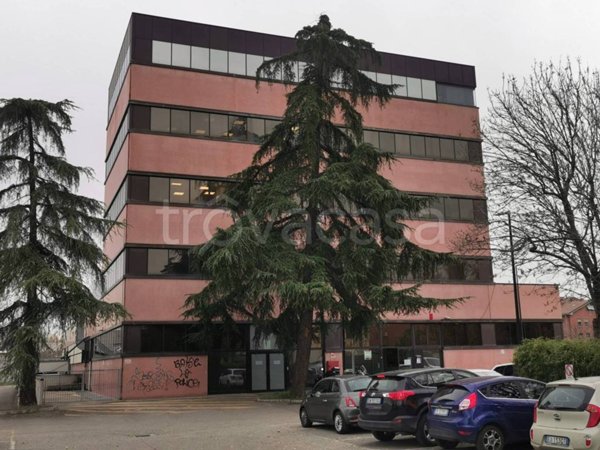 negozio in affitto a Bologna in zona Corticella