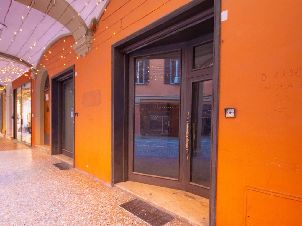 negozio in affitto a Bologna in zona Centro Storico
