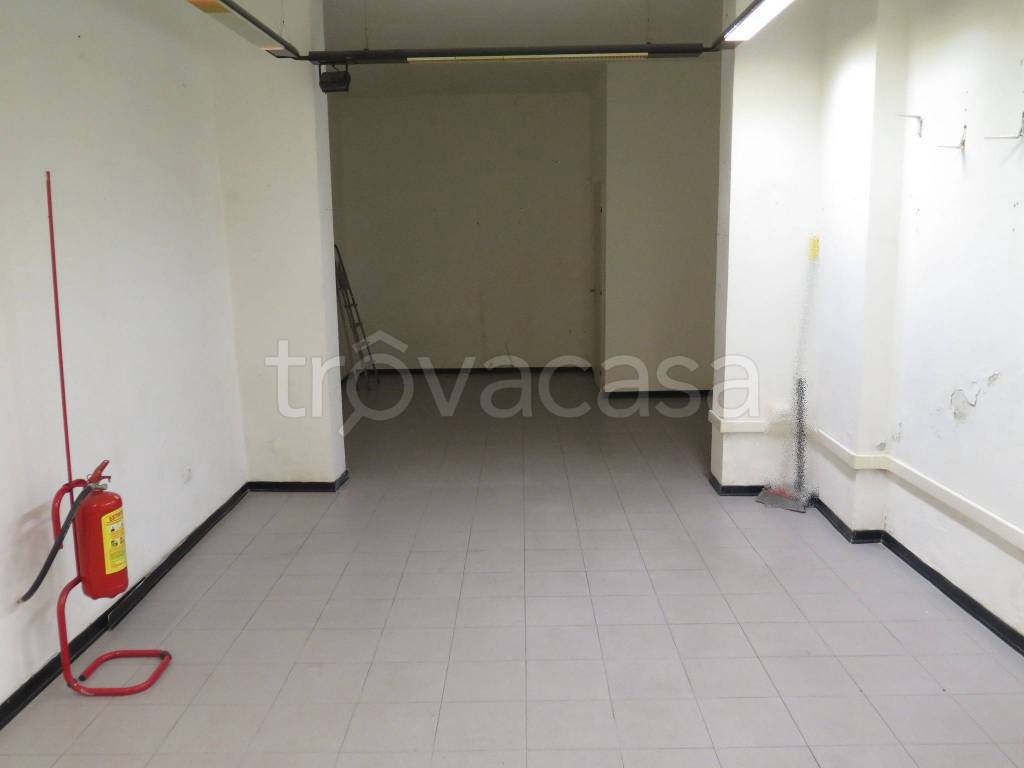 negozio in affitto a Bologna