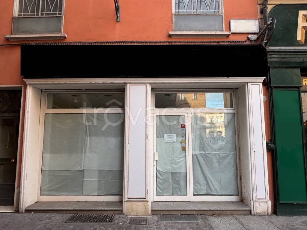 negozio in affitto a Bologna in zona Centro Storico