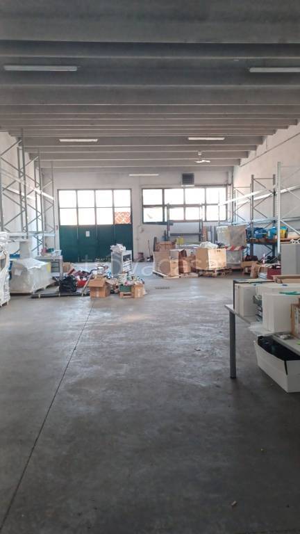 locale commerciale in affitto a Bologna in zona Borgo Panigale