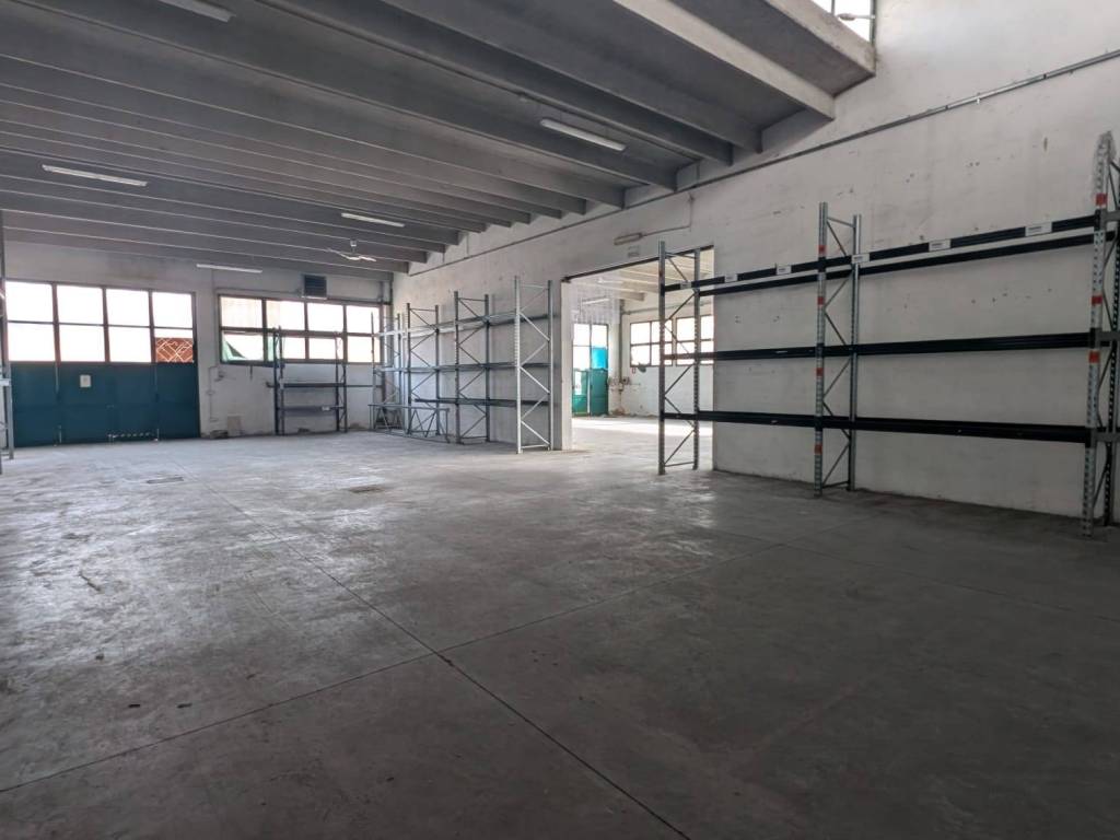 locale commerciale in affitto a Bologna in zona Borgo Panigale
