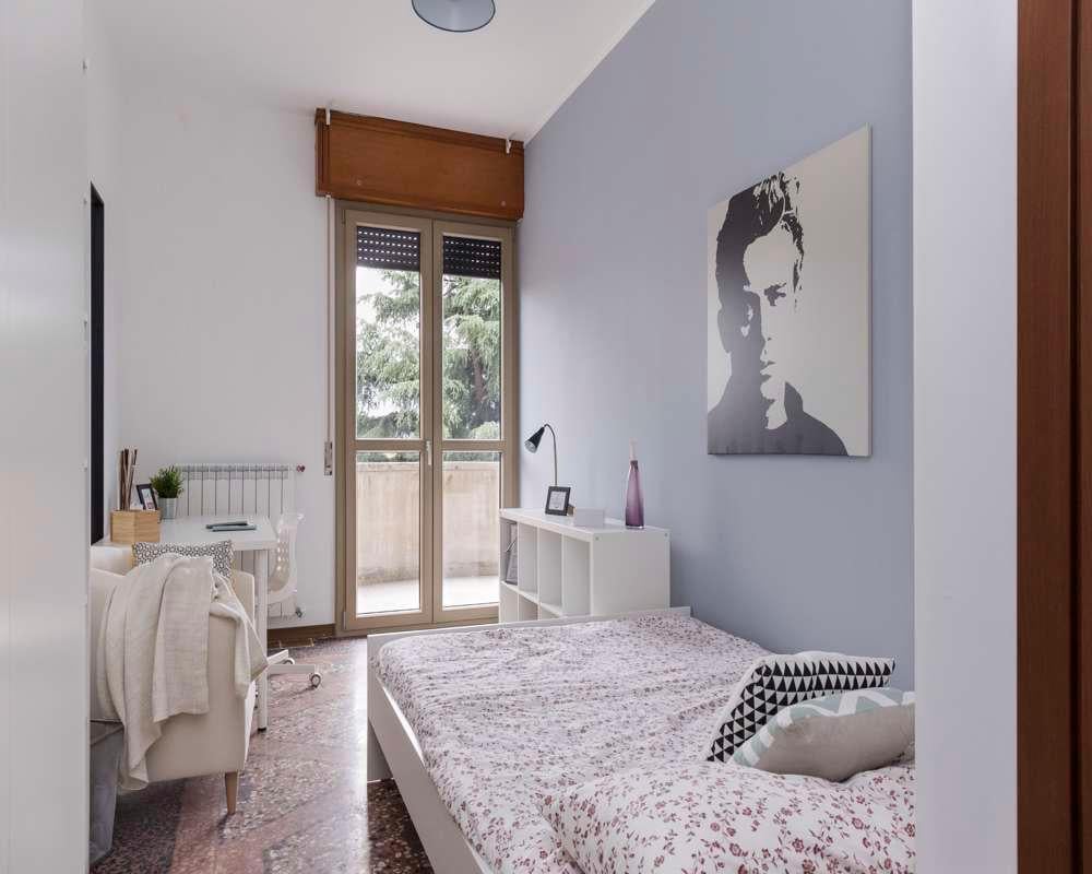 negozio in affitto a Bologna in zona Saragozza