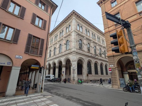 negozio in affitto a Bologna in zona Centro Storico