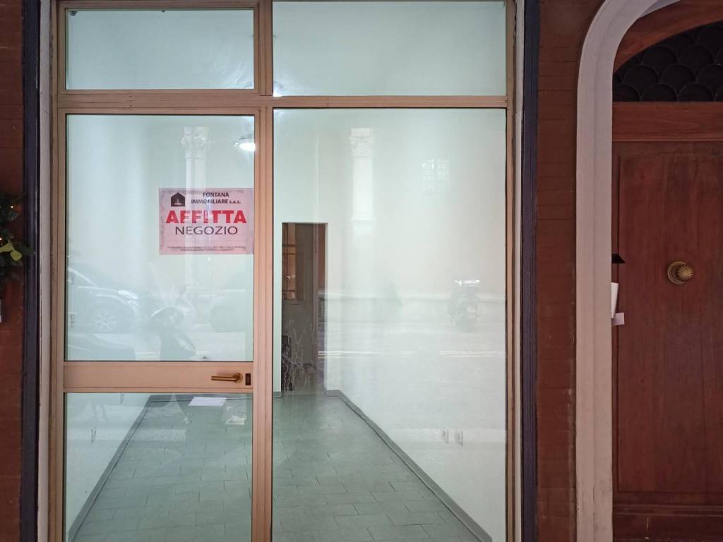 negozio in affitto a Bologna in zona Santo Stefano