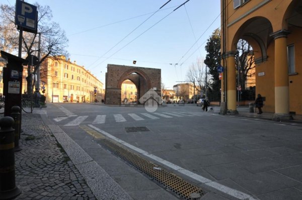 negozio in affitto a Bologna in zona San Vitale