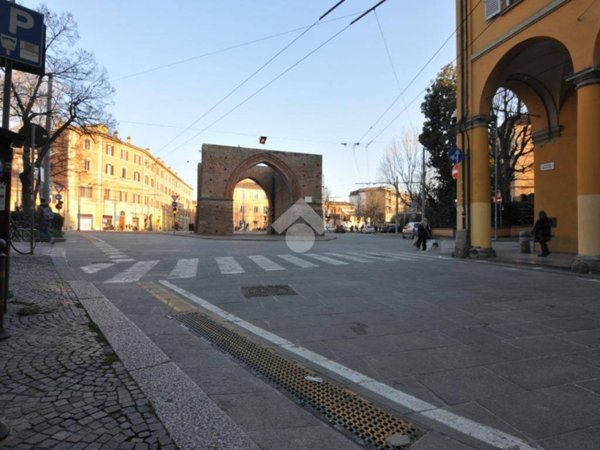 negozio in affitto a Bologna