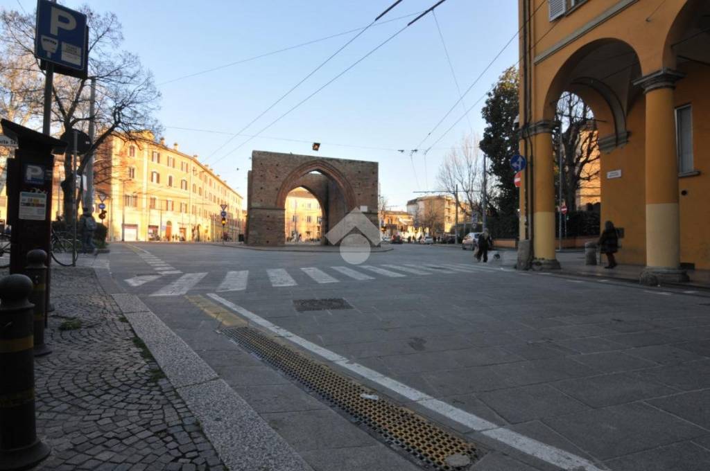negozio in affitto a Bologna in zona San Vitale
