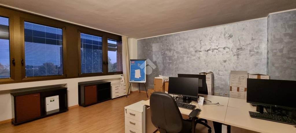 ufficio in affitto a Bologna in zona Corticella