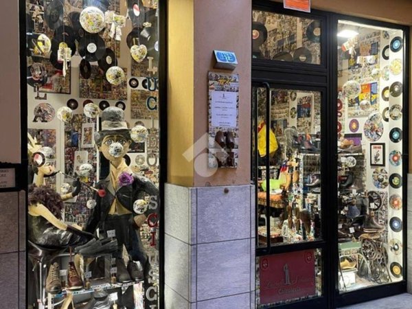 negozio in affitto a Bologna in zona Centro Storico