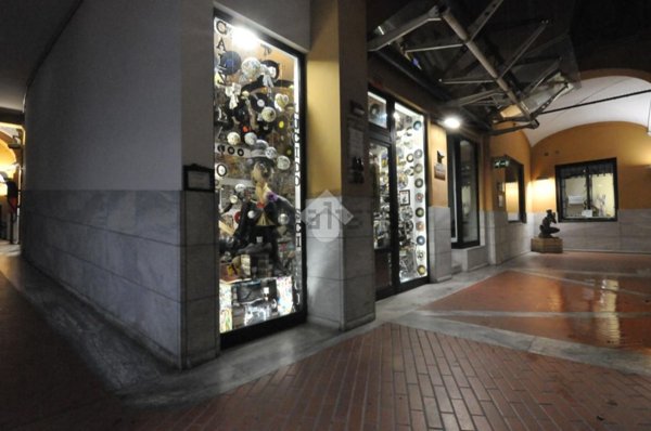 negozio in affitto a Bologna in zona Centro Storico