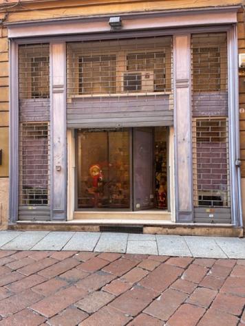 negozio in affitto a Bologna in zona Centro Storico