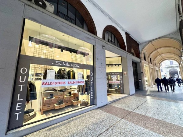 negozio in affitto a Bologna in zona Centro Storico