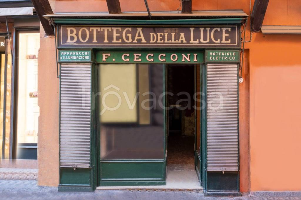 negozio in affitto a Bologna in zona Centro Storico