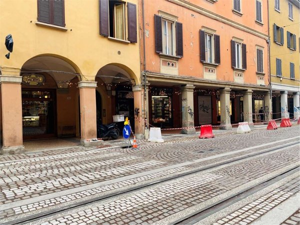 negozio in affitto a Bologna