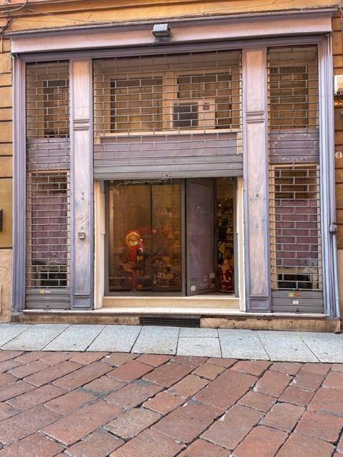 negozio in affitto a Bologna in zona Centro Storico