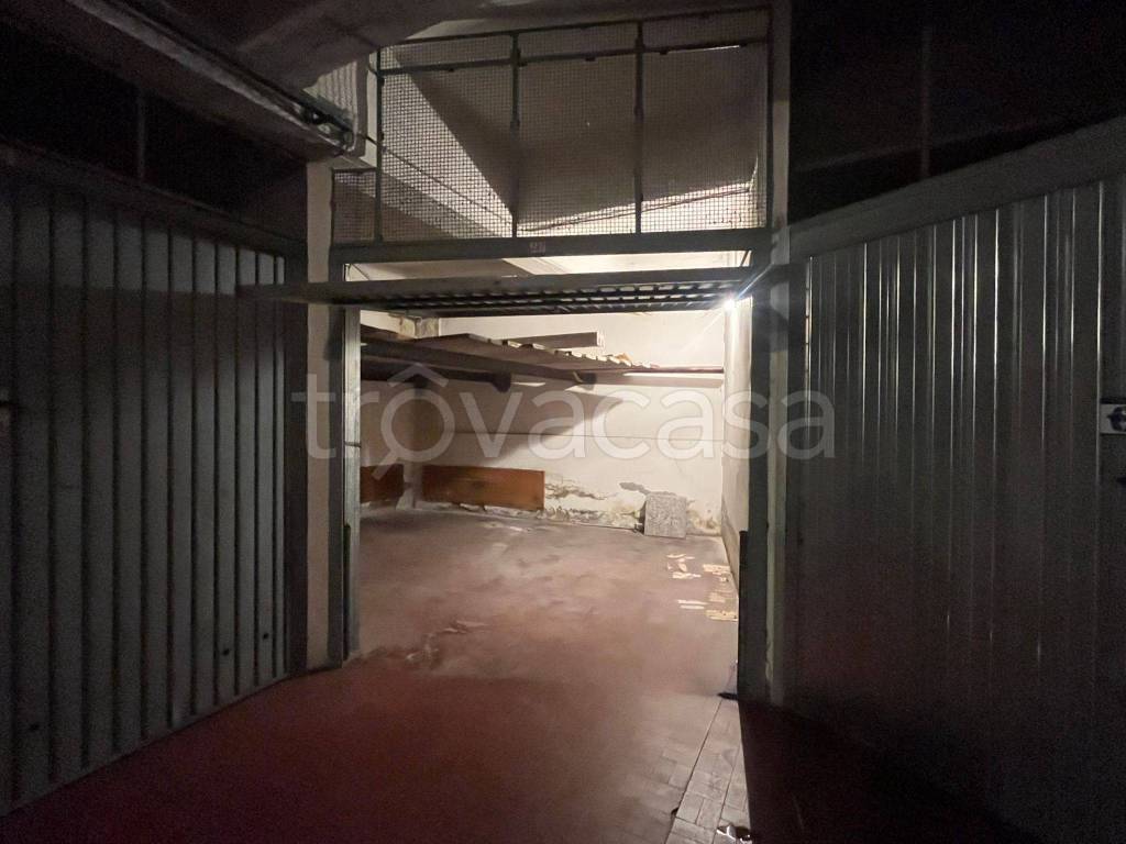 locale di sgombero in affitto a Bologna in zona Reno