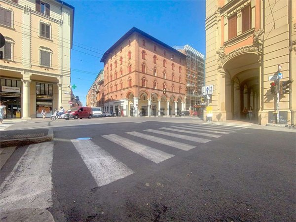 locale commerciale in affitto a Bologna in zona San Vitale