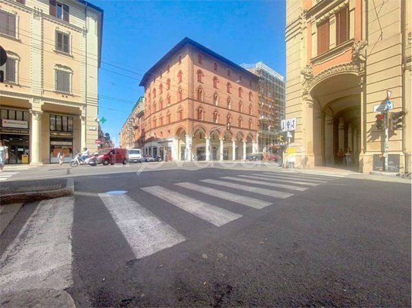 negozio in affitto a Bologna in zona San Vitale