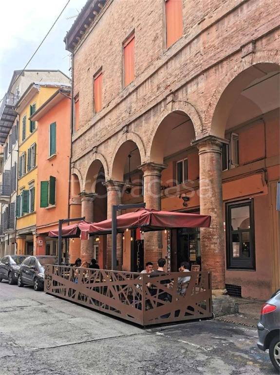 negozio in affitto a Bologna in zona San Vitale