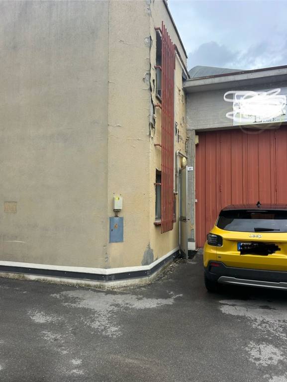 locale commerciale in affitto a Bologna in zona Saffi