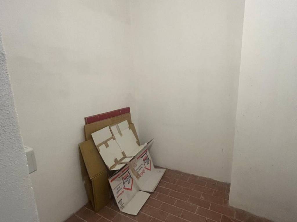 locale commerciale in affitto a Bologna