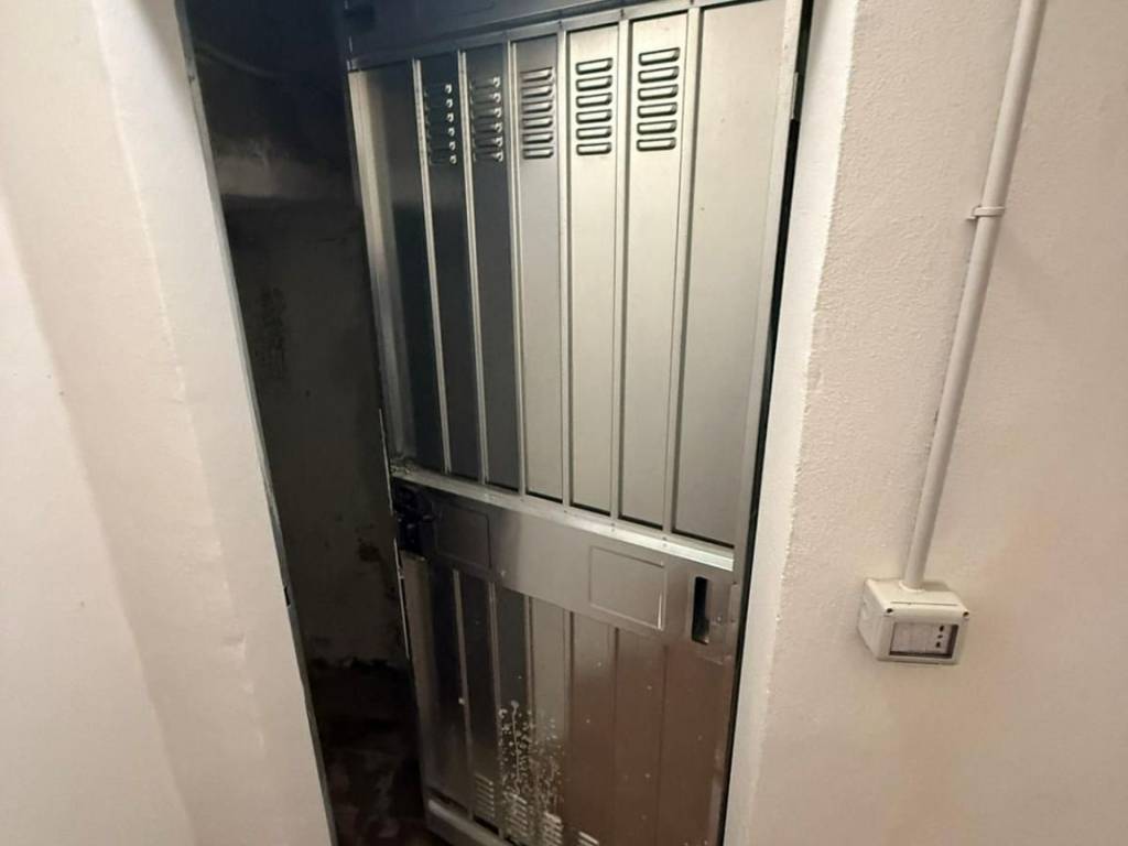 locale commerciale in affitto a Bologna