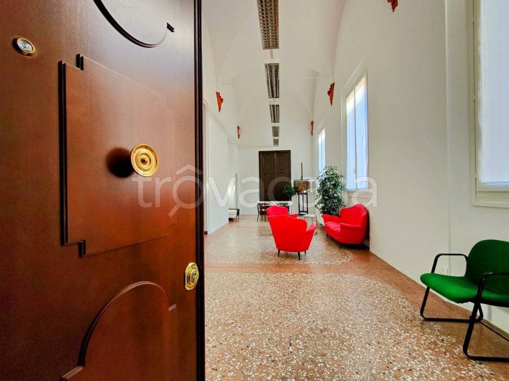 ufficio in affitto a Bologna in zona Santo Stefano