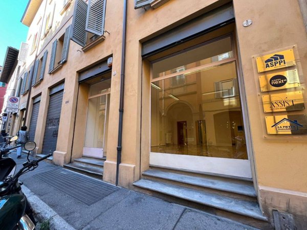 locale commerciale in affitto a Bologna in zona Centro Storico