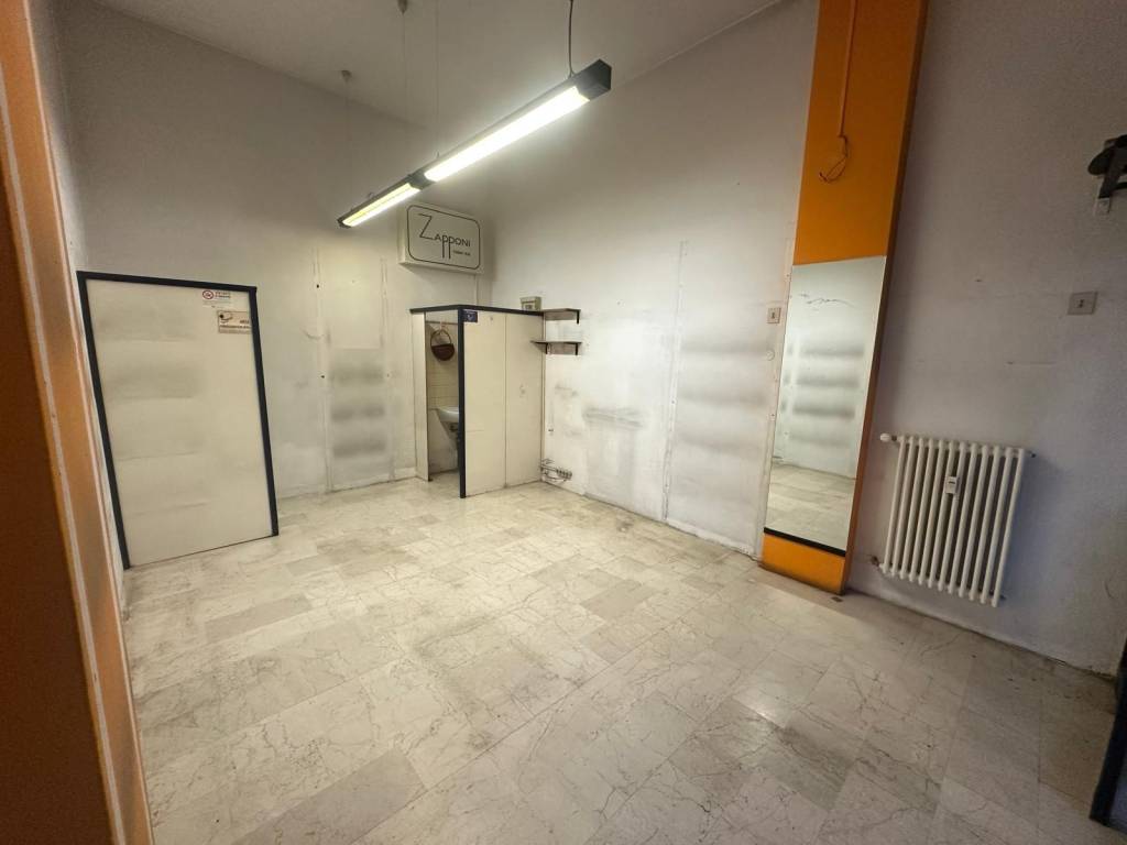 negozio in affitto a Bologna