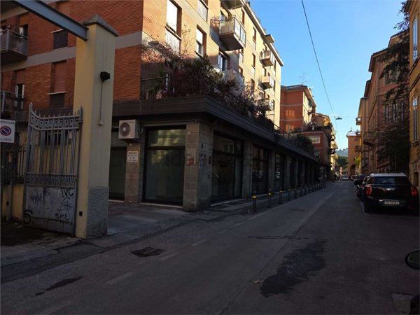 locale commerciale in affitto a Bologna