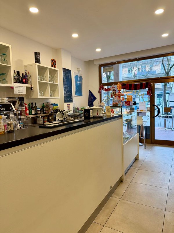 negozio in affitto a Bologna in zona Savena