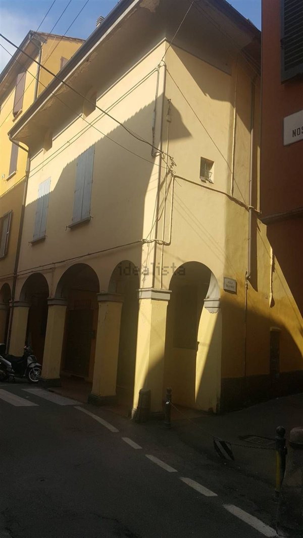 negozio in affitto a Bologna