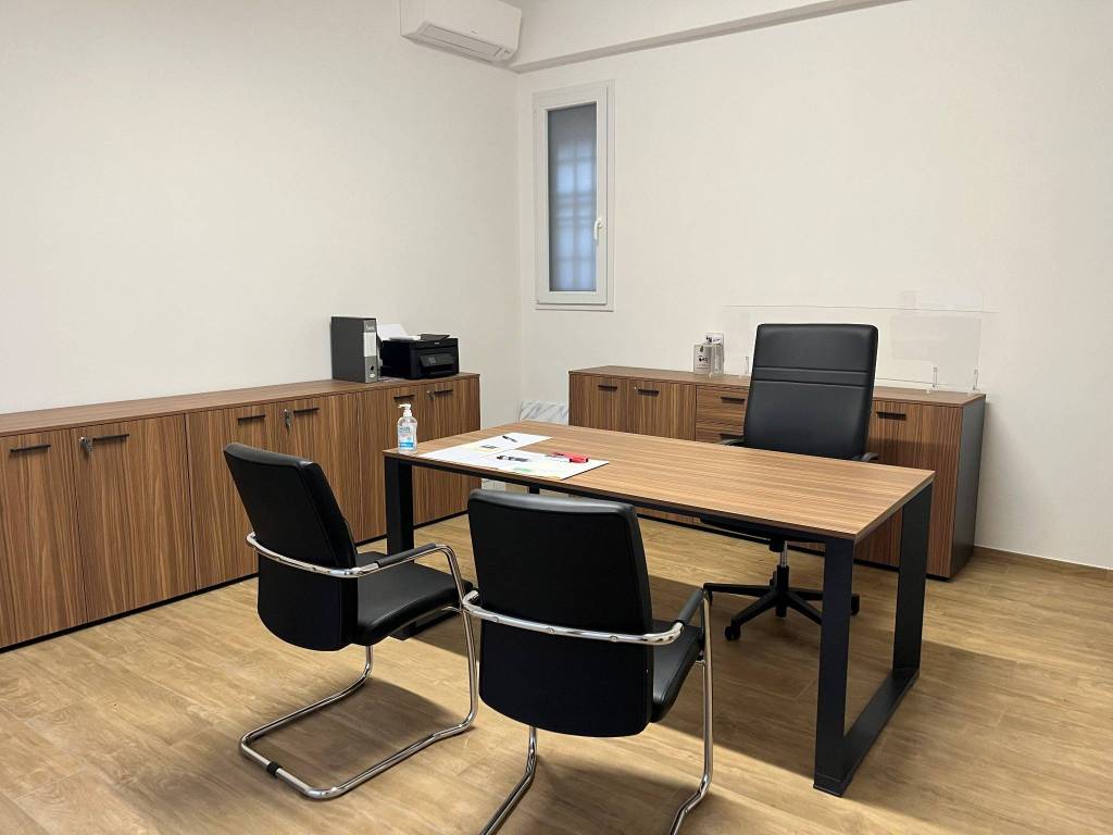 negozio in affitto a Bologna in zona Barca