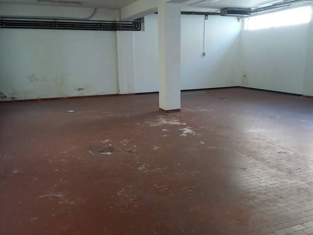 locale commerciale in affitto a Bologna in zona Barca