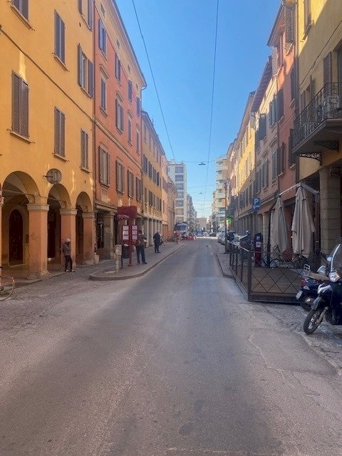 negozio in affitto a Bologna