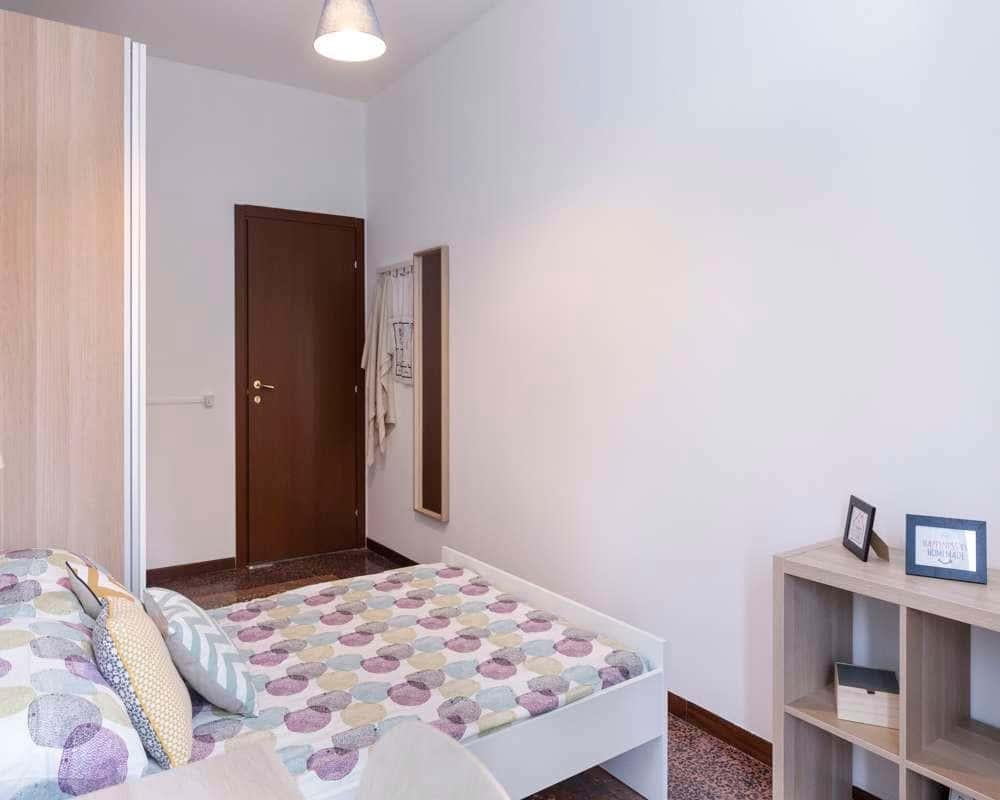 negozio in affitto a Bologna in zona Saragozza