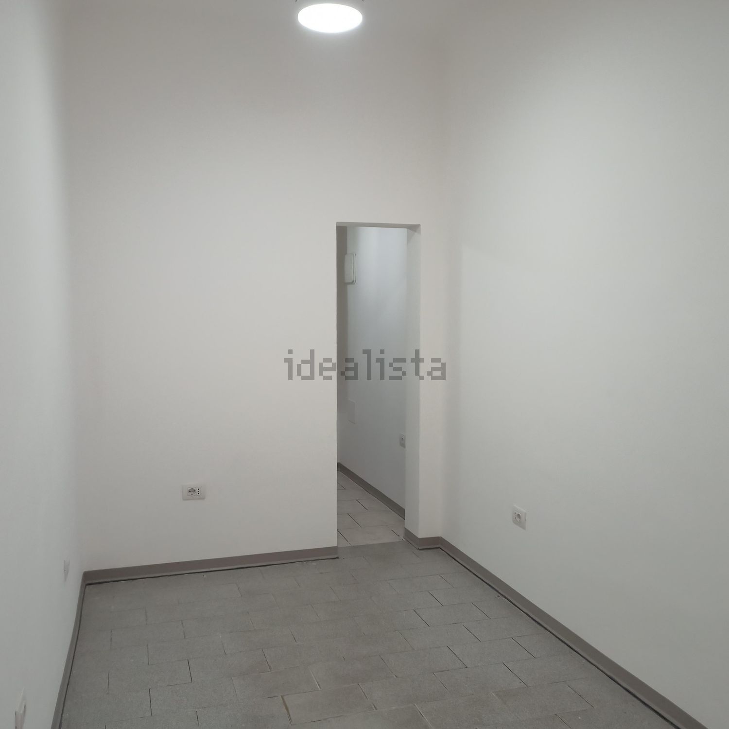 locale di sgombero in affitto a Bologna in zona Santo Stefano