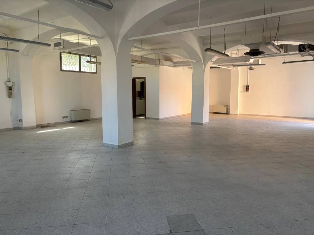 locale commerciale in affitto a Bologna in zona Borgo Panigale