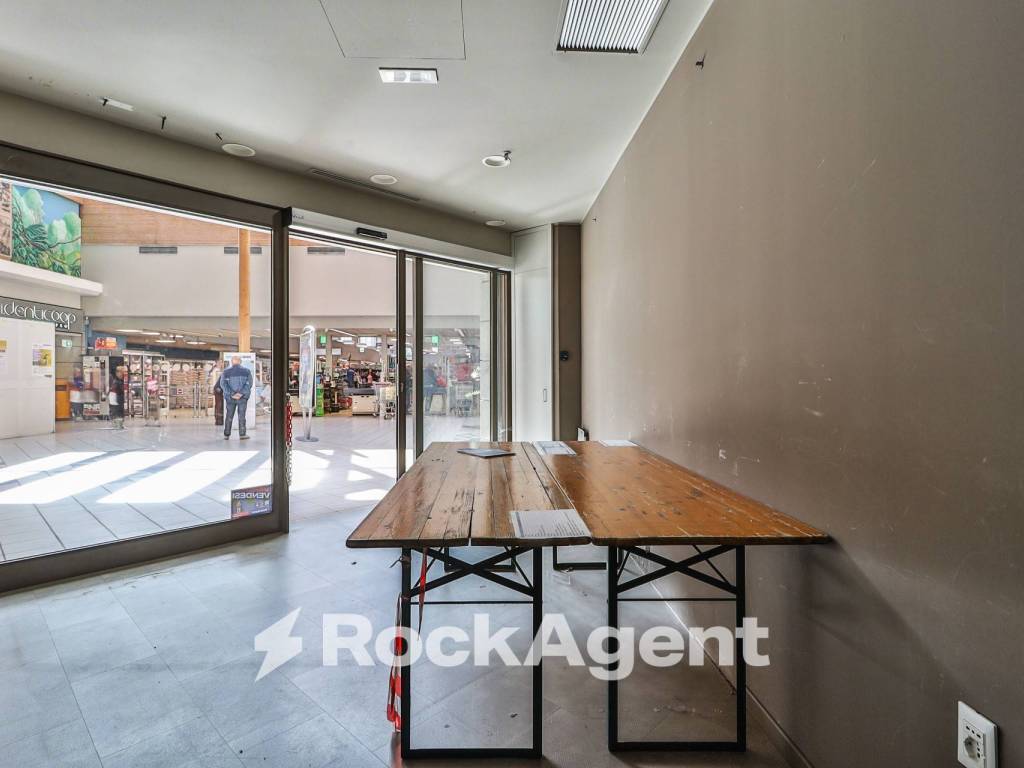 negozio in affitto a Bologna in zona Savena