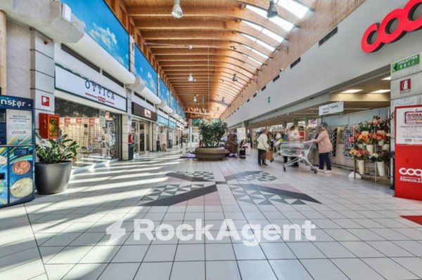 locale commerciale in affitto a Bologna