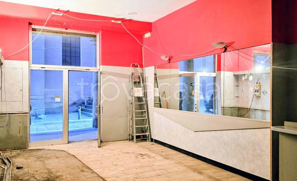 negozio in affitto a Bologna in zona Centro Storico