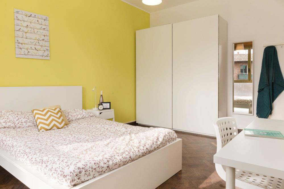 negozio in affitto a Bologna in zona Saragozza