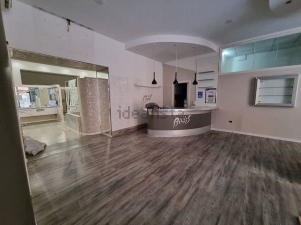 locale commerciale in affitto a Bologna in zona Centro Storico