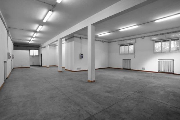locale commerciale in affitto a Bologna in zona Lame