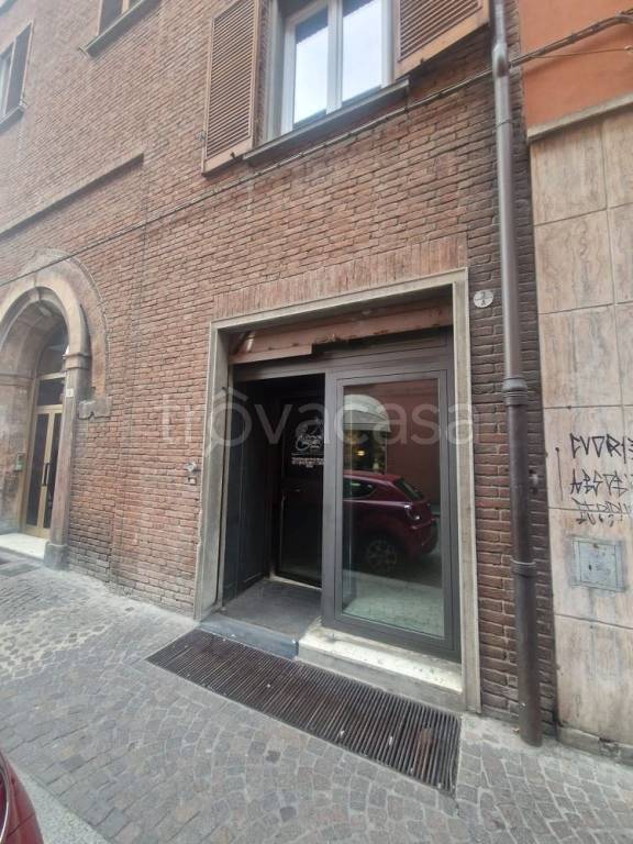 negozio in affitto a Bologna