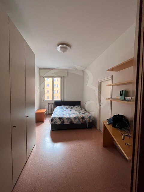 negozio in affitto a Bologna in zona Quartiere Porto